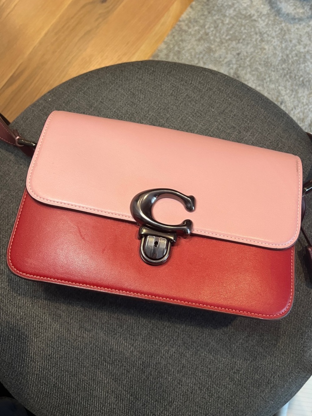 Coach Two-Tone Pink and Red Leather Crossbody with Signature 'C' Clasp - Picture 2 of 10